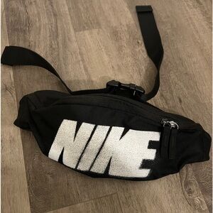 NIKE Fanny Pack
